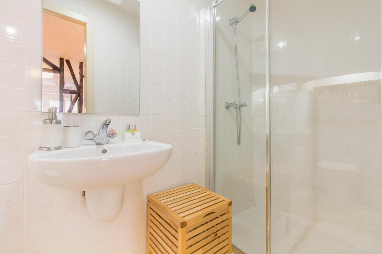 Guest Inn Alfama Apartments Lisboa Ngoại thất bức ảnh